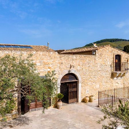 Masseria Fortificata Lo Zafferaneto Buccheri 외부 사진