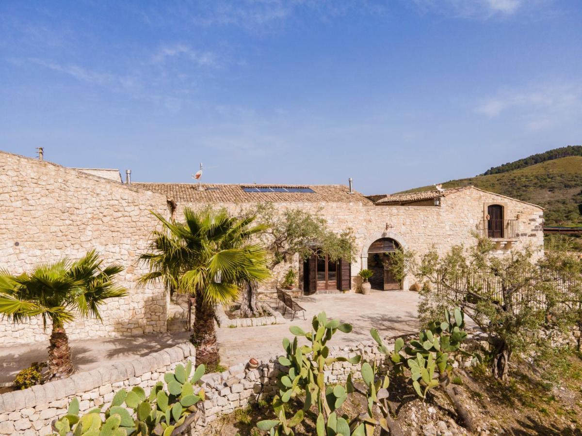 Masseria Fortificata Lo Zafferaneto Buccheri 외부 사진