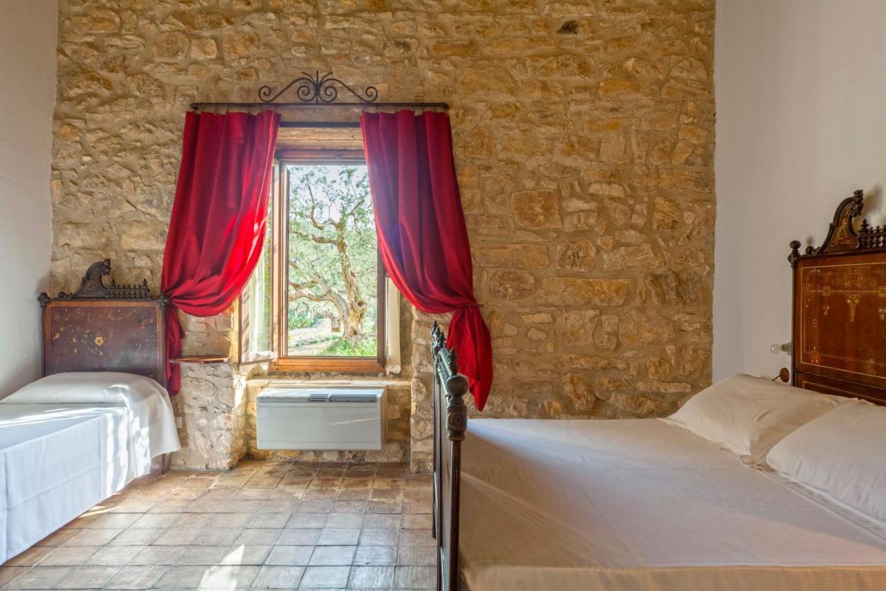 Masseria Fortificata Lo Zafferaneto Buccheri 외부 사진