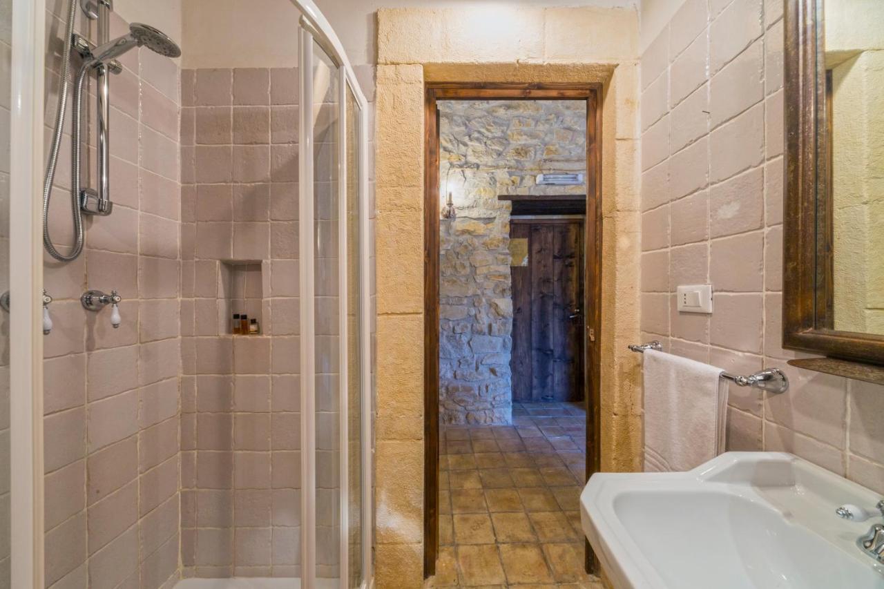 Masseria Fortificata Lo Zafferaneto Buccheri 외부 사진