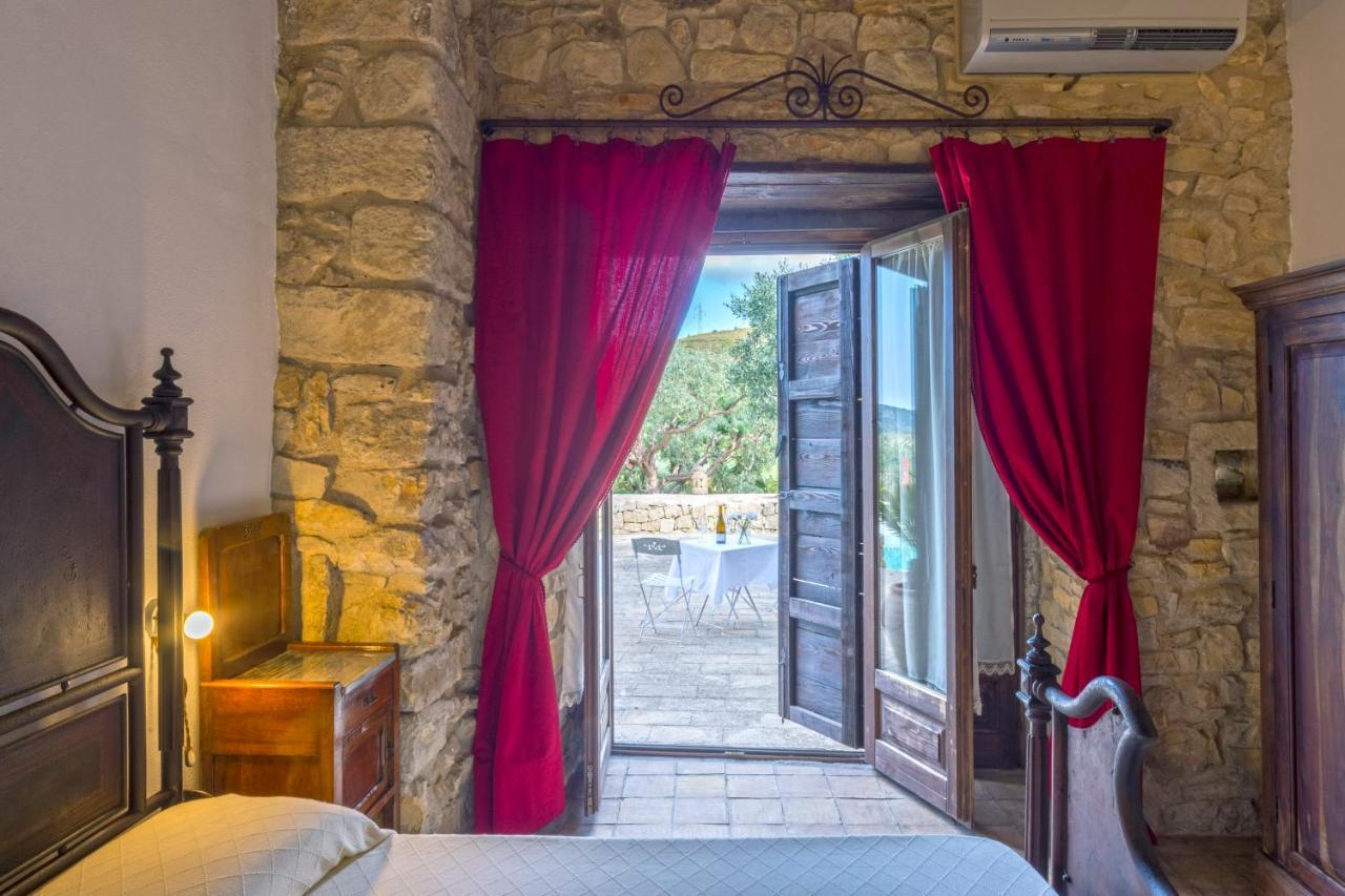 Masseria Fortificata Lo Zafferaneto Buccheri 외부 사진