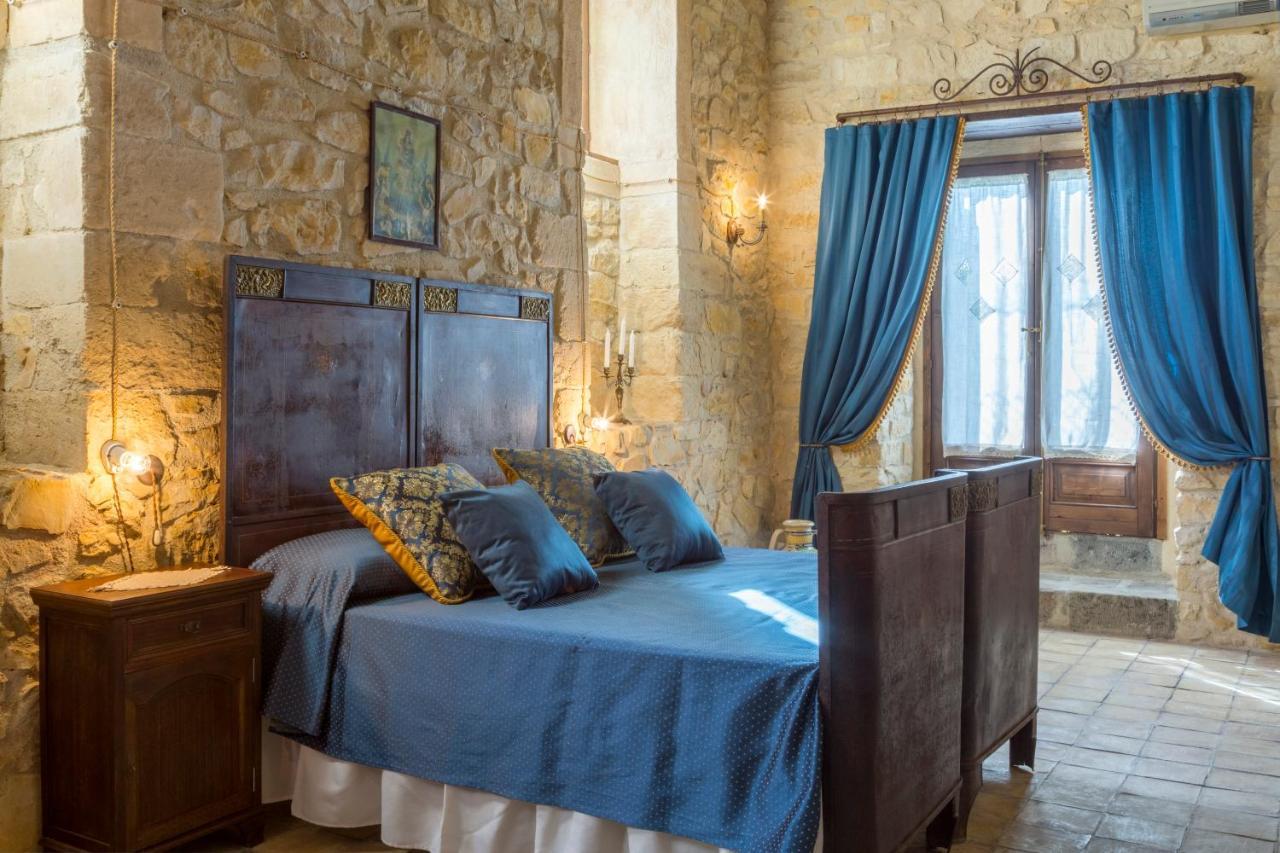 Masseria Fortificata Lo Zafferaneto Buccheri 외부 사진