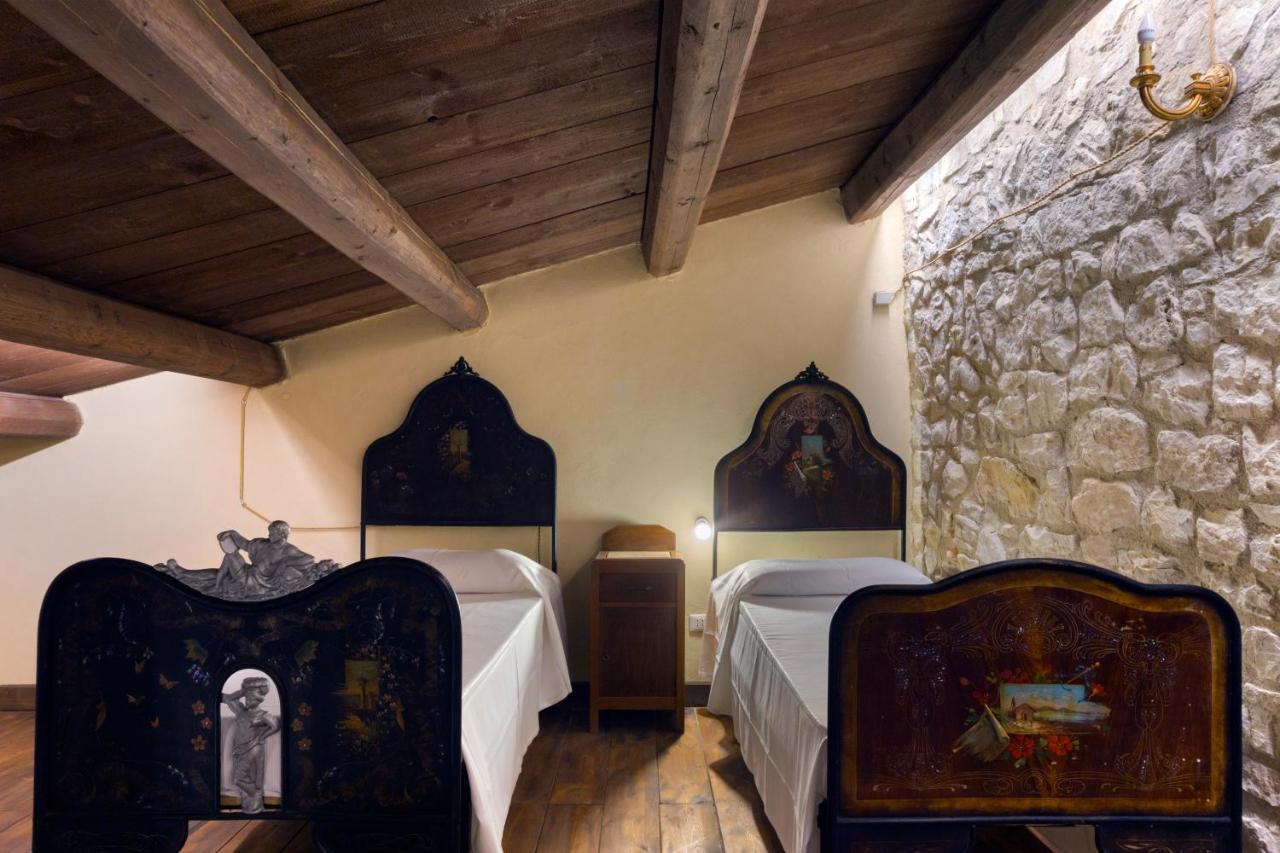 Masseria Fortificata Lo Zafferaneto Buccheri 외부 사진